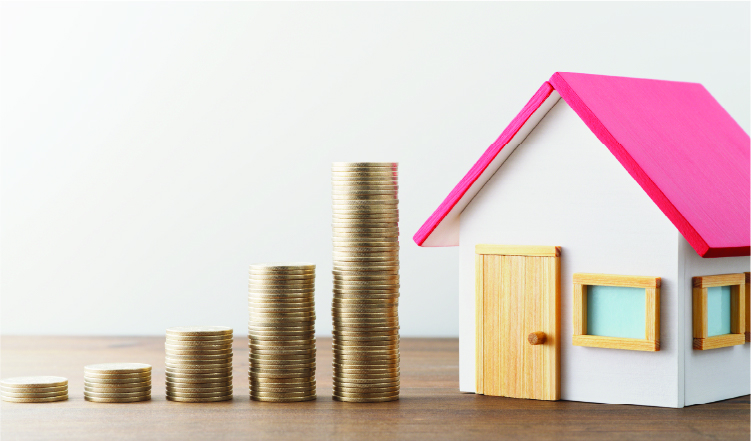 住宅ローン減税とは、年末のローン残高の0.7％が所得税から最大13年間控除される制度です。省エネ性能に応じて住宅ローン控除の借入限度額が異なり、認定長期優良住宅・認定低炭素住宅の場合は4,500万円、ZEH水準省エネ住宅は3,500万円、省エネ基準適合住宅は3,000万円が限度に。2024年1月から一般住宅や省エネ基準に適合しない住宅は控除の対象外となりました。